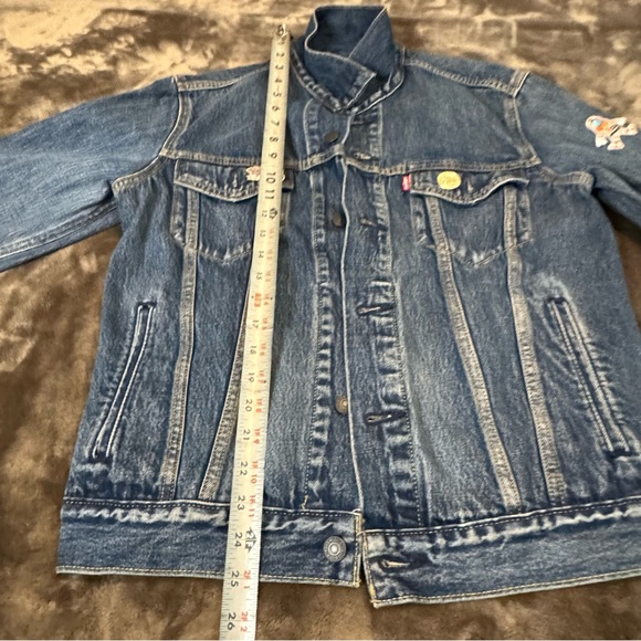 Levis denim jacket women sz s with patchs big e - Picture 6 of 11